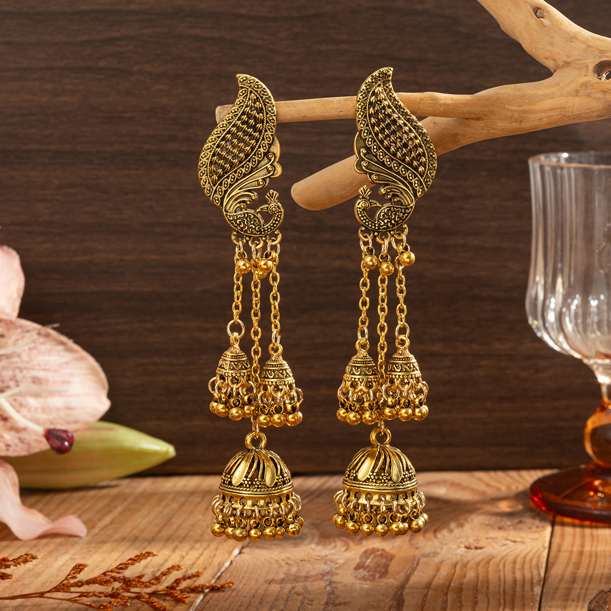 Vintage Peacock Long Tassel Ea - Indian Wedding Supply 评论和价格